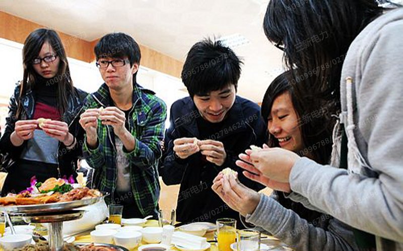 三新电力齐聚一堂 迎冬至 包饺子